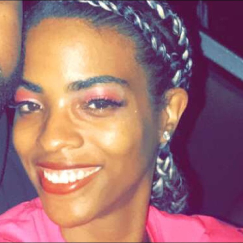 Meet your Posher, Latoya